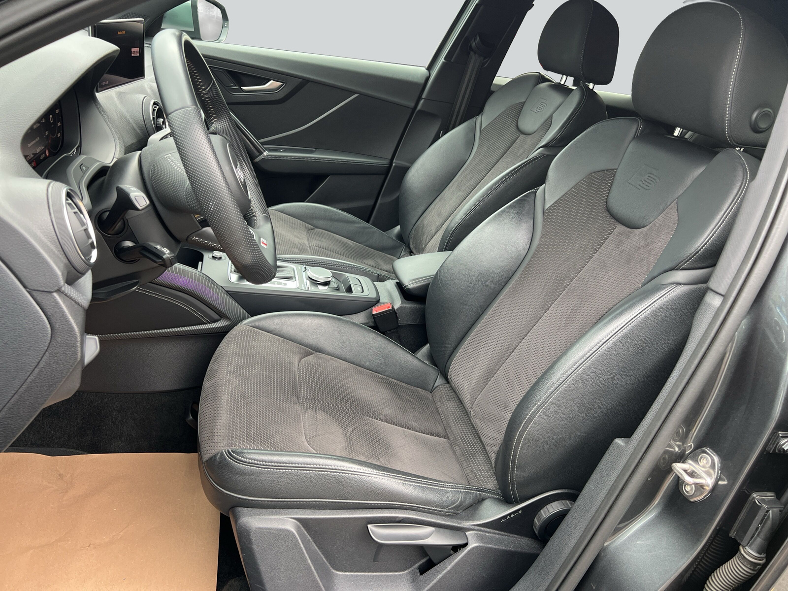 AUDI SQ2 TFSI quattro S-tronic-image-9