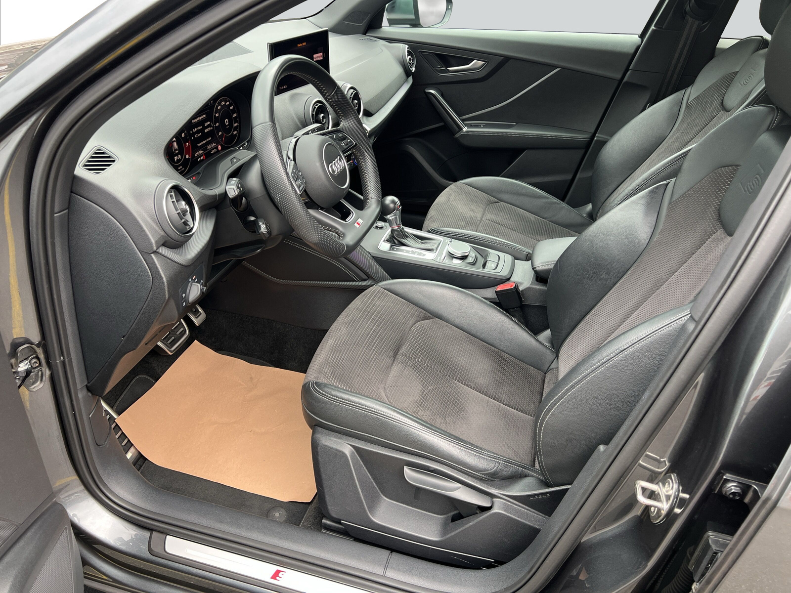 AUDI SQ2 TFSI quattro S-tronic-image-8