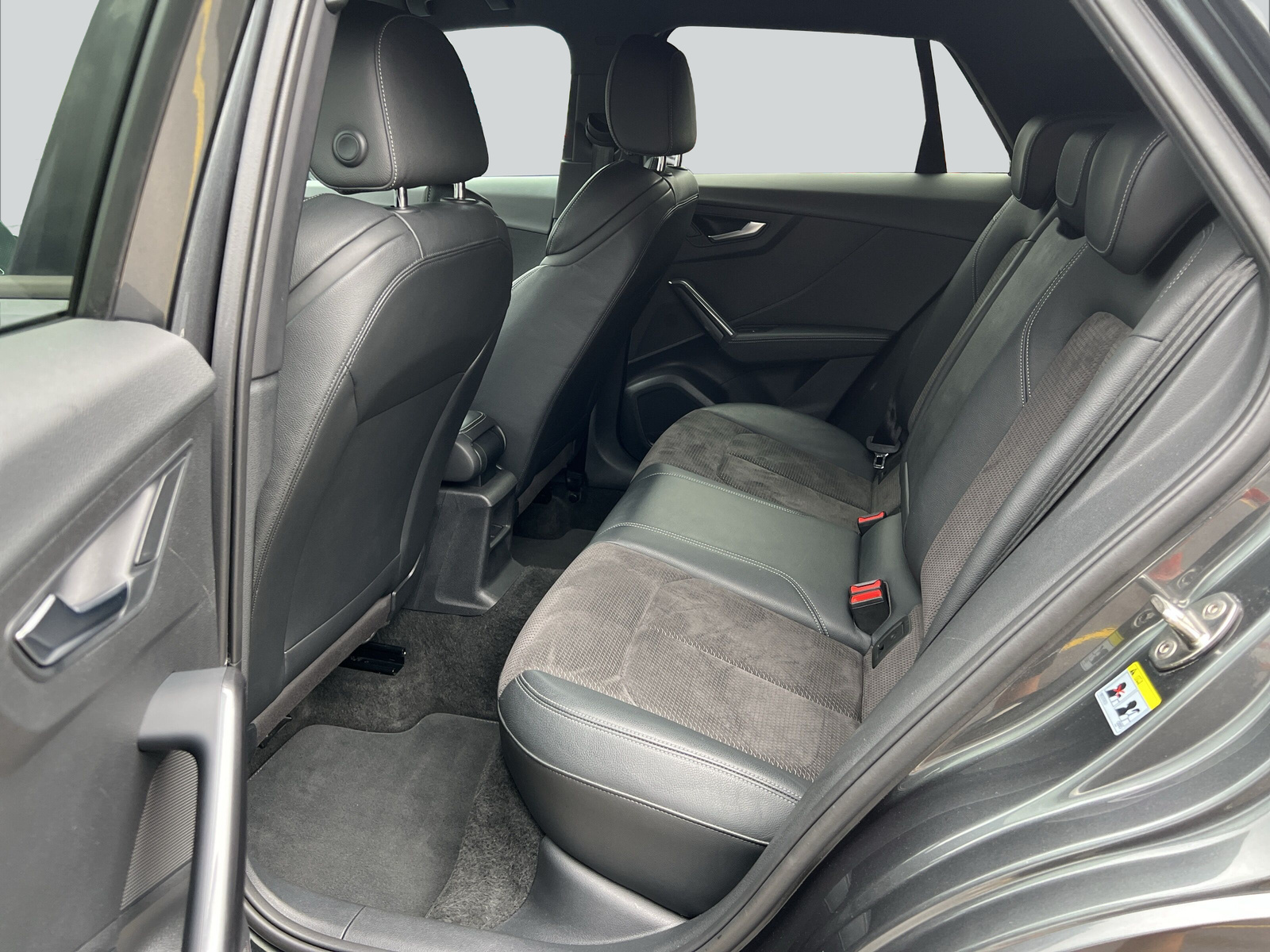 AUDI SQ2 TFSI quattro S-tronic-image-18