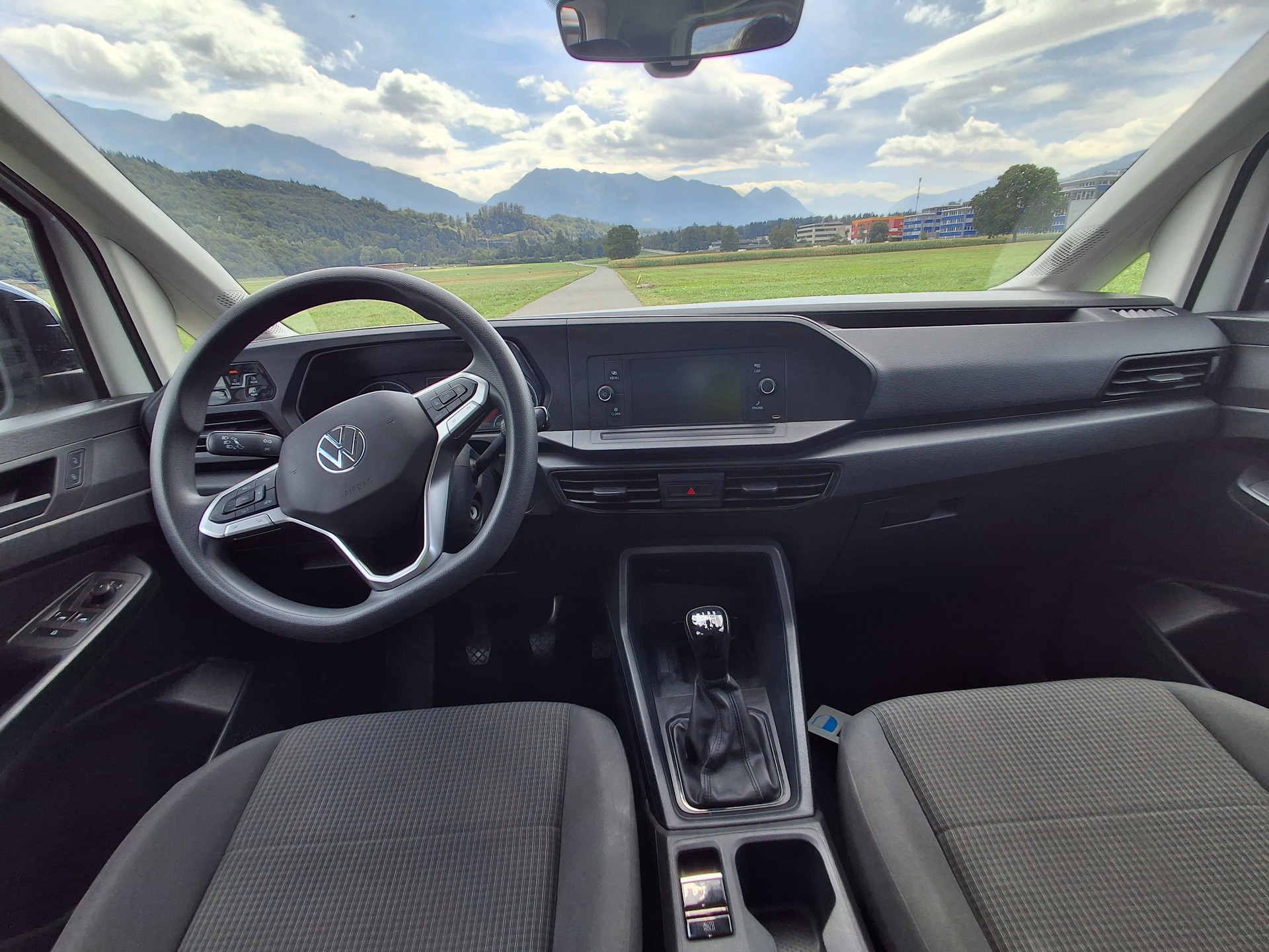 VW Caddy 2.0 TDI Life-image-5