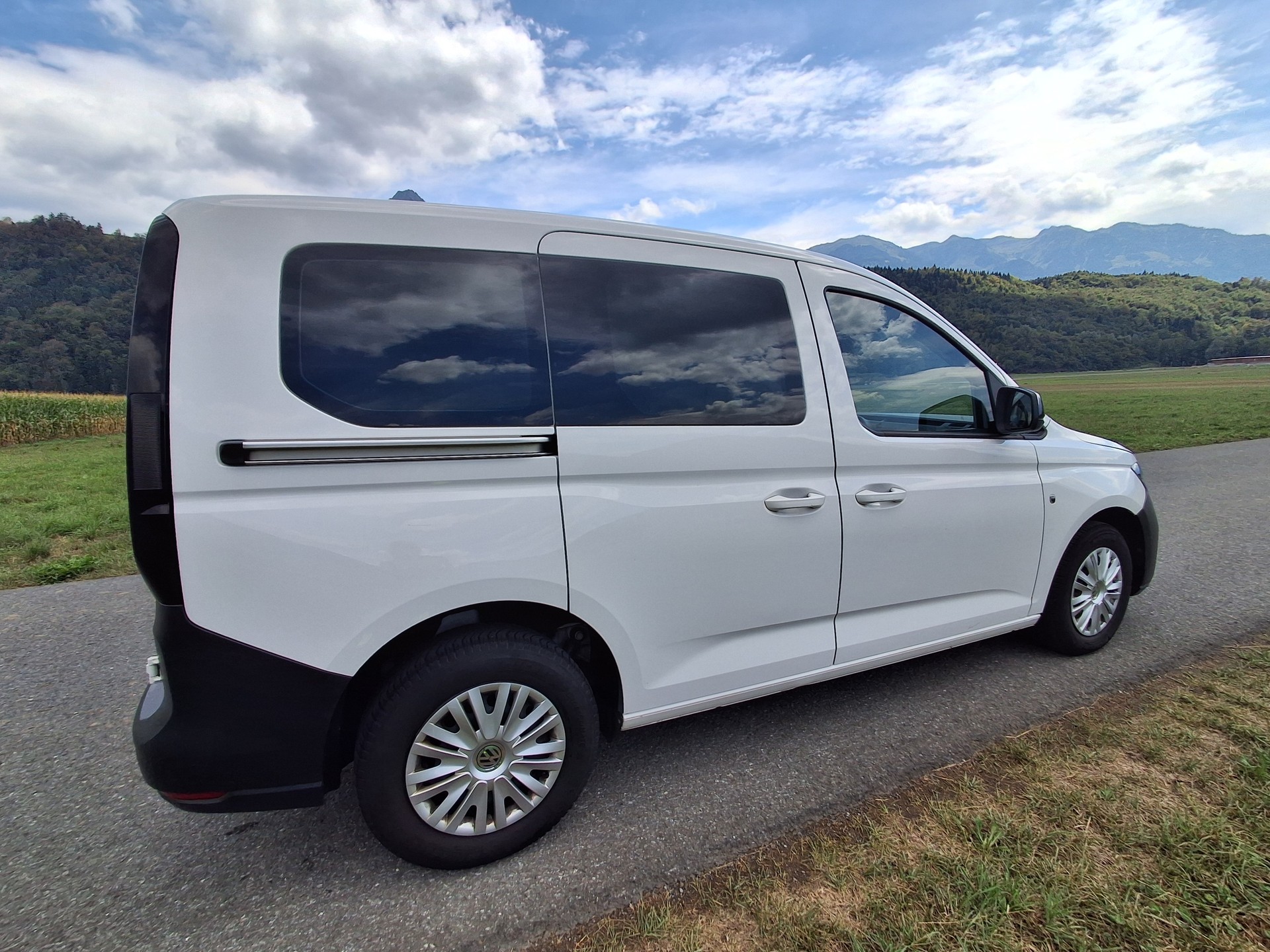VW Caddy 2.0 TDI Life-image-2