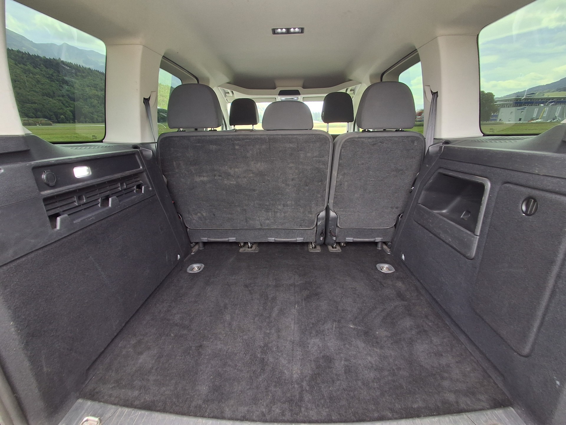 VW Caddy 2.0 TDI Life-image-9