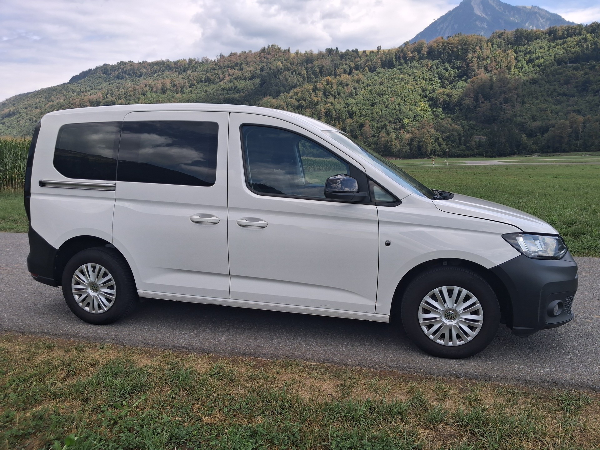 VW Caddy 2.0 TDI Life-image-0