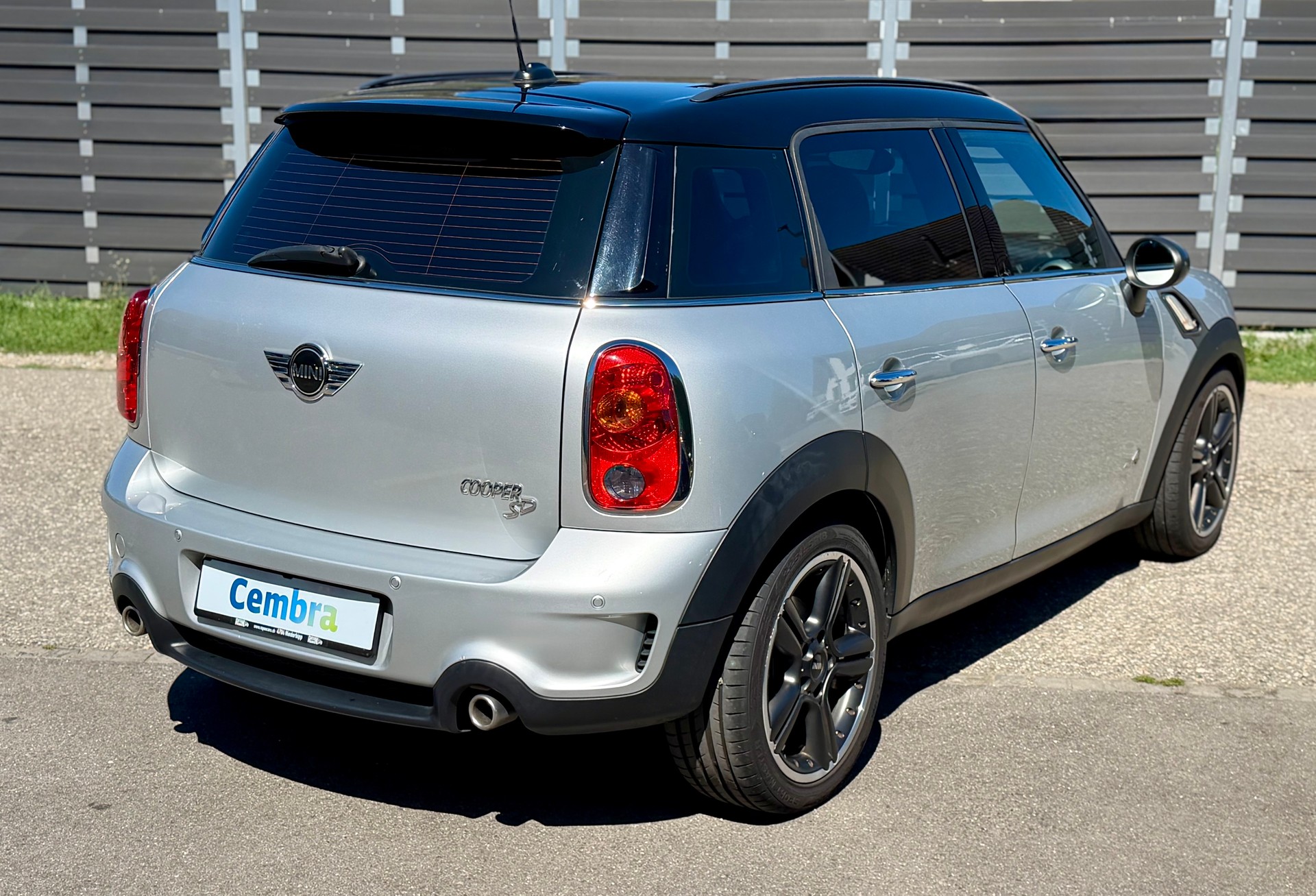 MINI Countryman Cooper SD ALL4-image-5