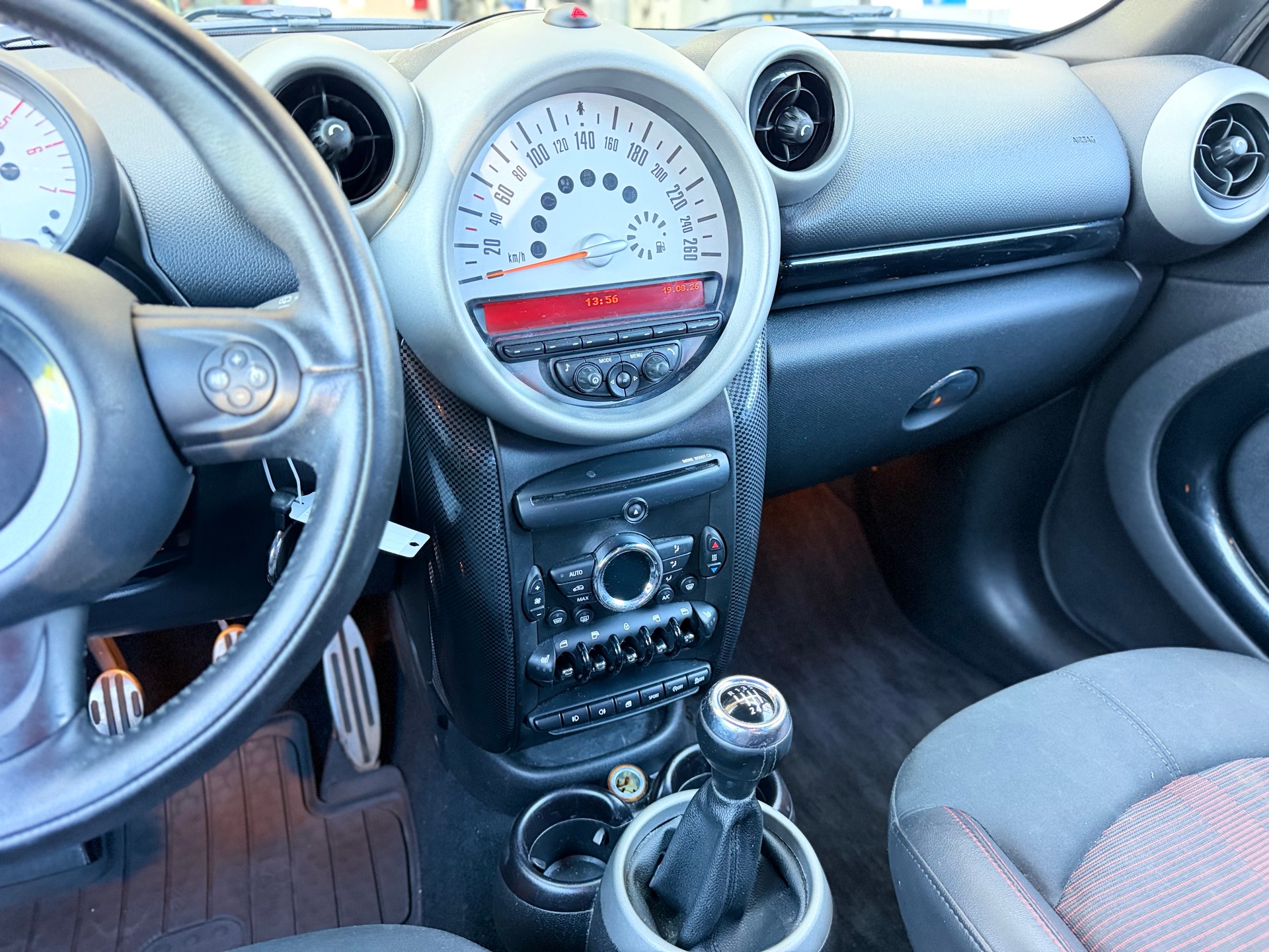 MINI Countryman Cooper SD ALL4-image-8