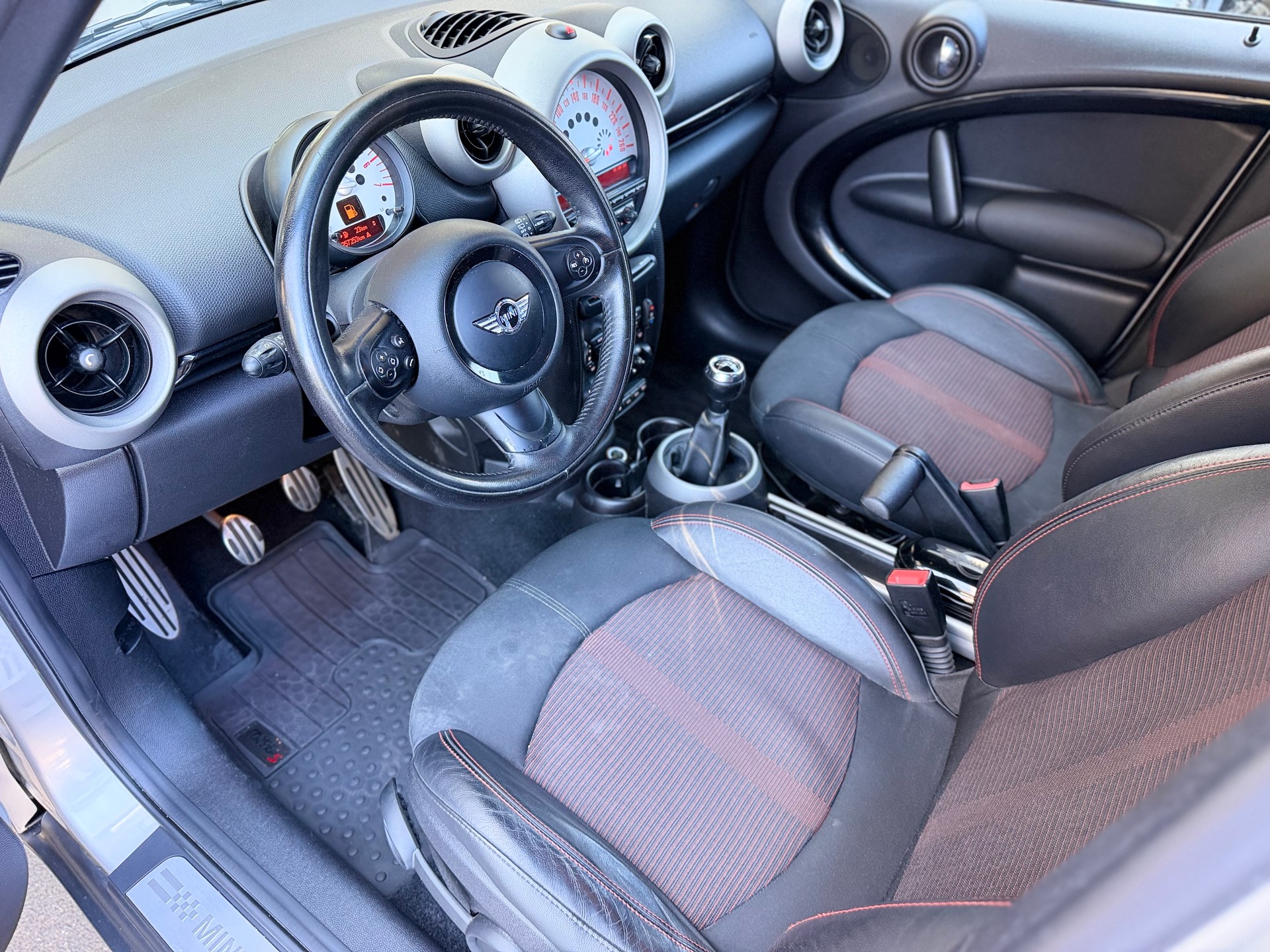 MINI Countryman Cooper SD ALL4-image-9