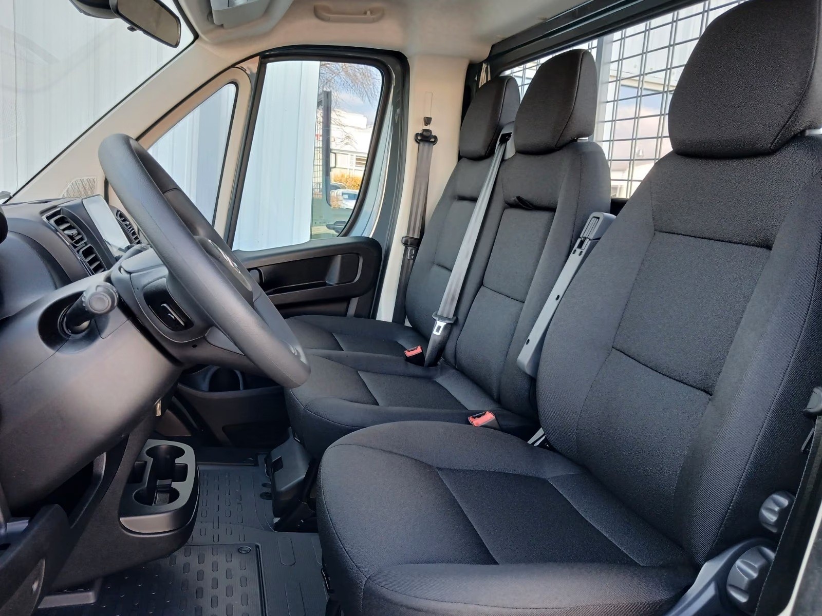 CITROEN Jumper 35 2.2 BlueHDi 140 L2-image-6
