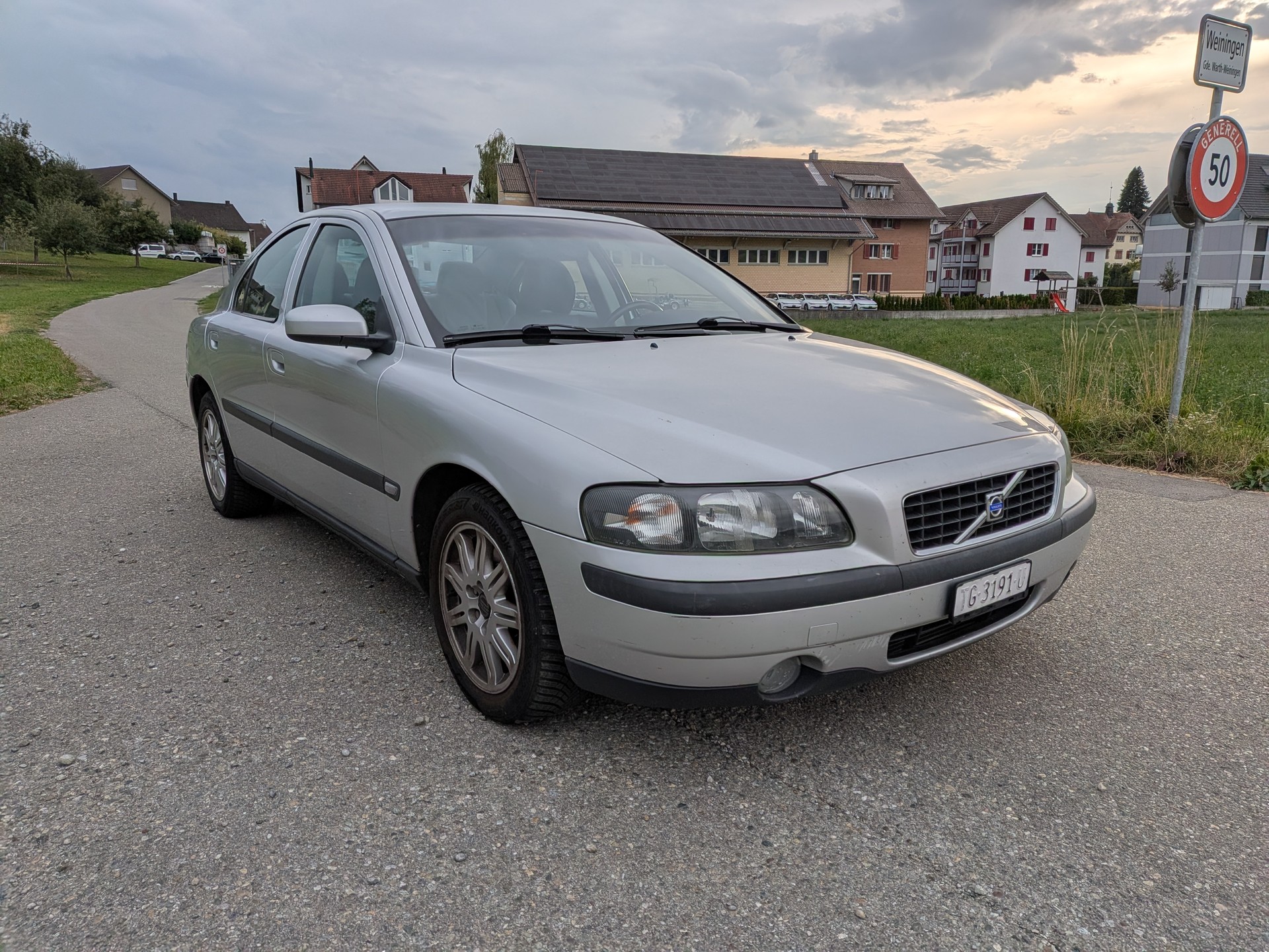 VOLVO S60 2.0T-image-5