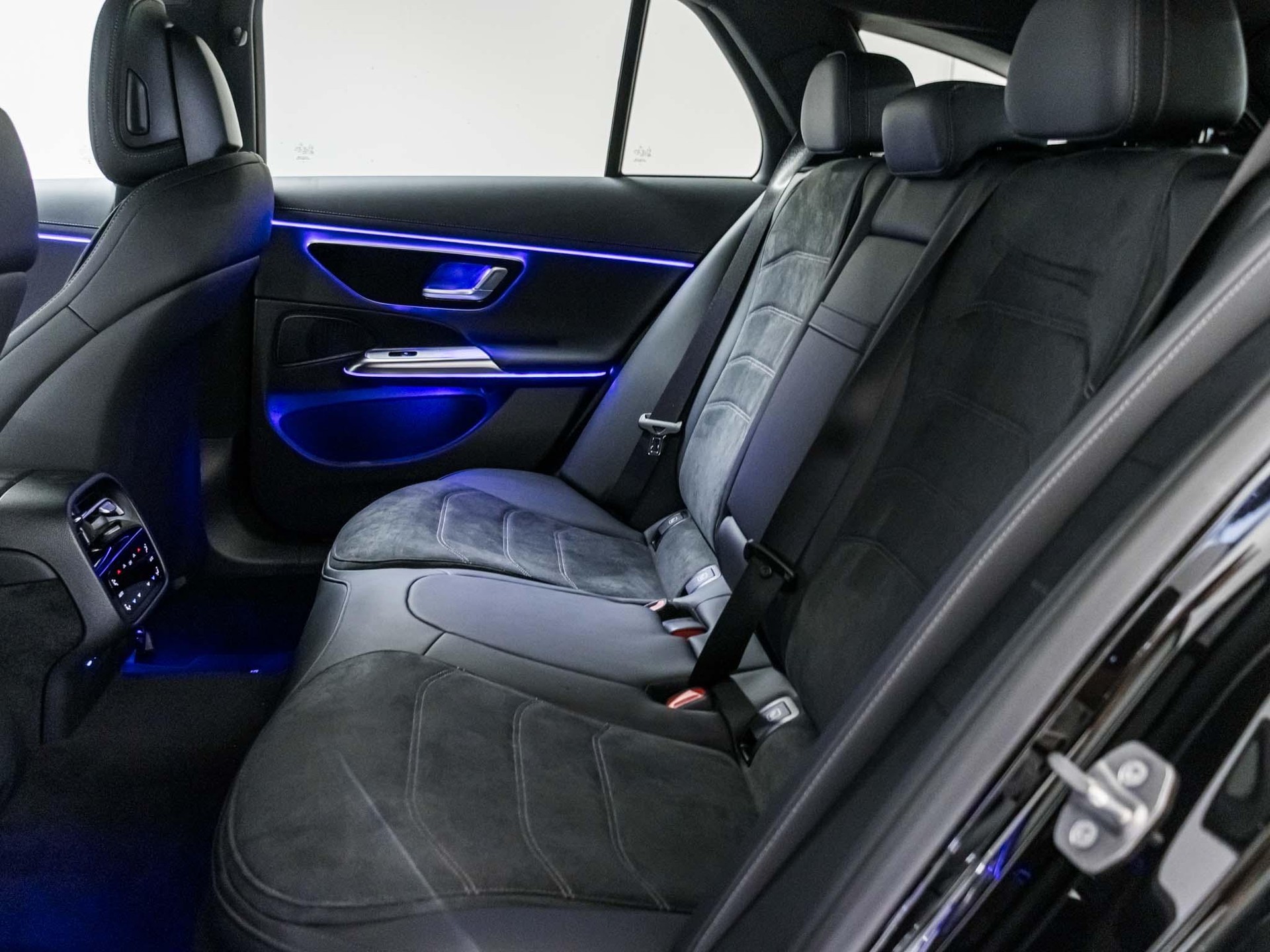 MERCEDES-BENZ E 220 d 4MATIC T-Modell "Swiss Star"-image-7