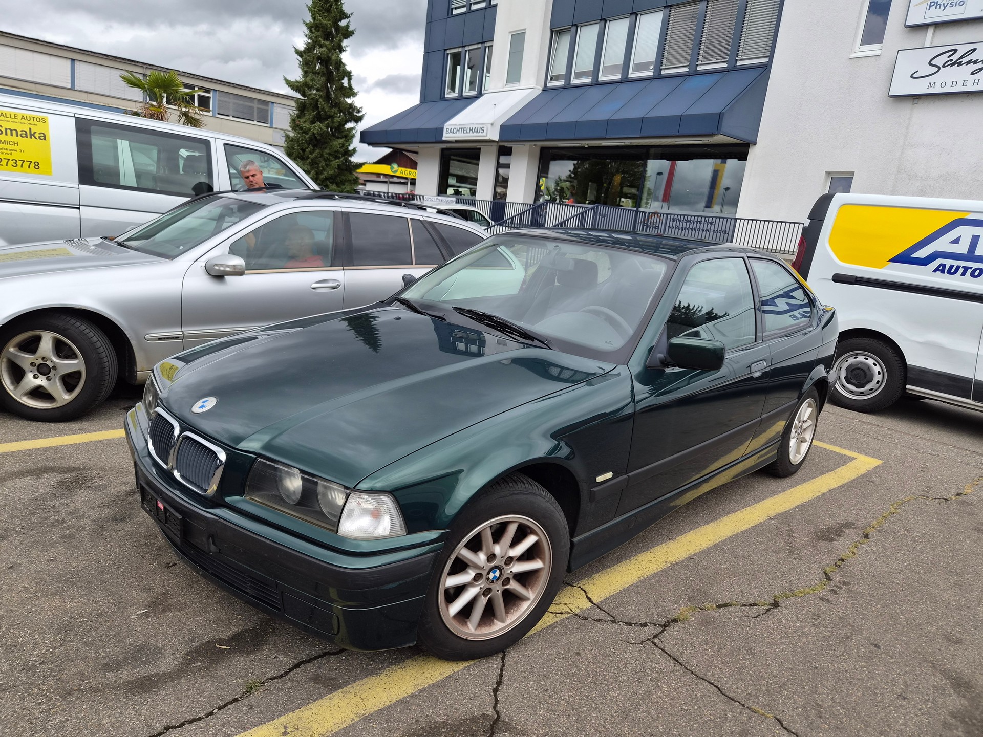BMW 316i Compact Comfort-image-0