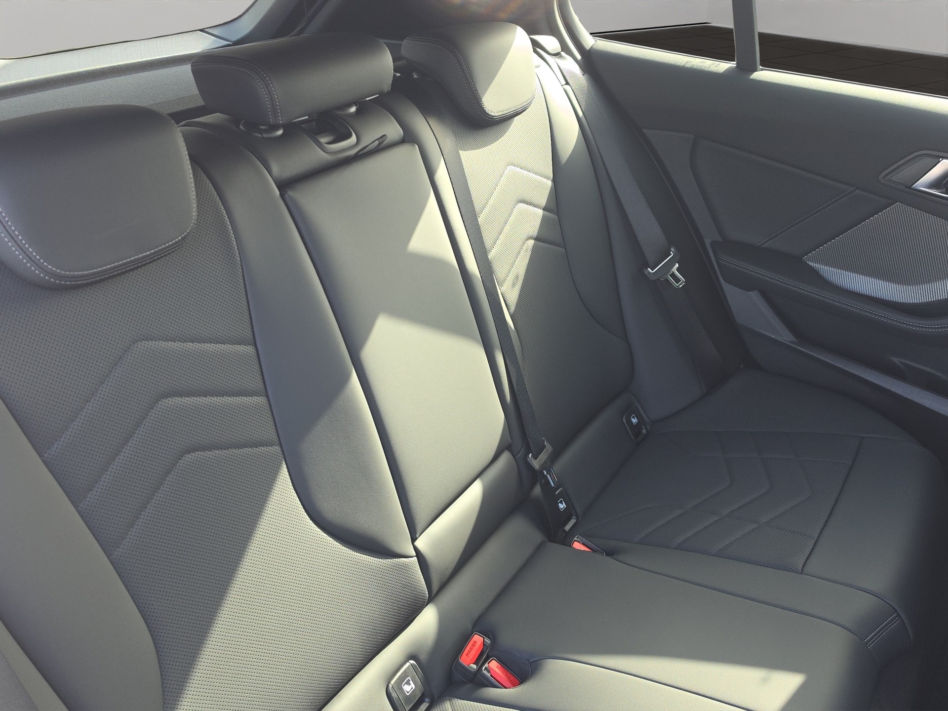 BMW 123 xDrive M Sport Steptronic-image-21