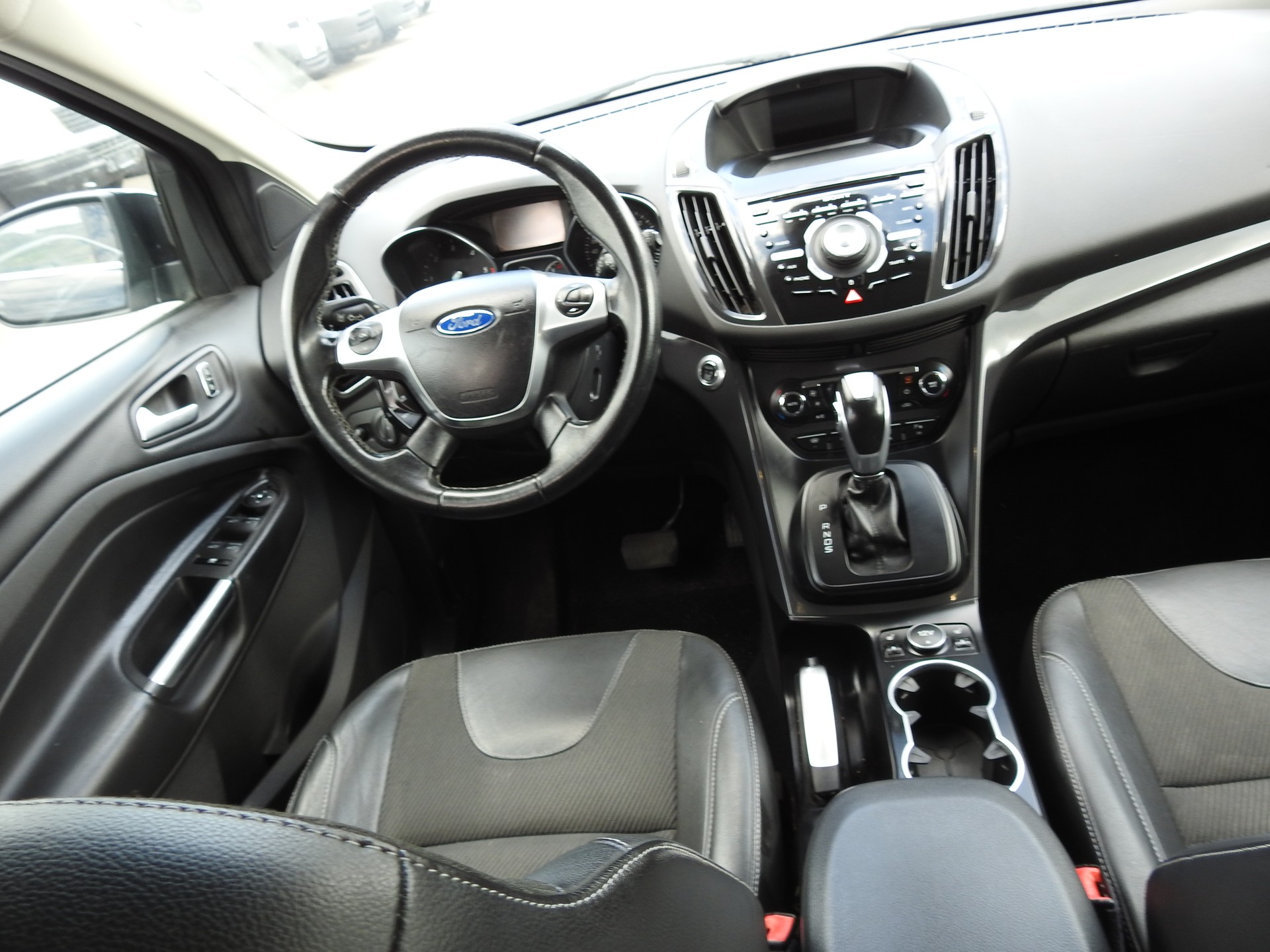 FORD Kuga 2.0 TDCi Titanium 4WD PowerShift-image-18