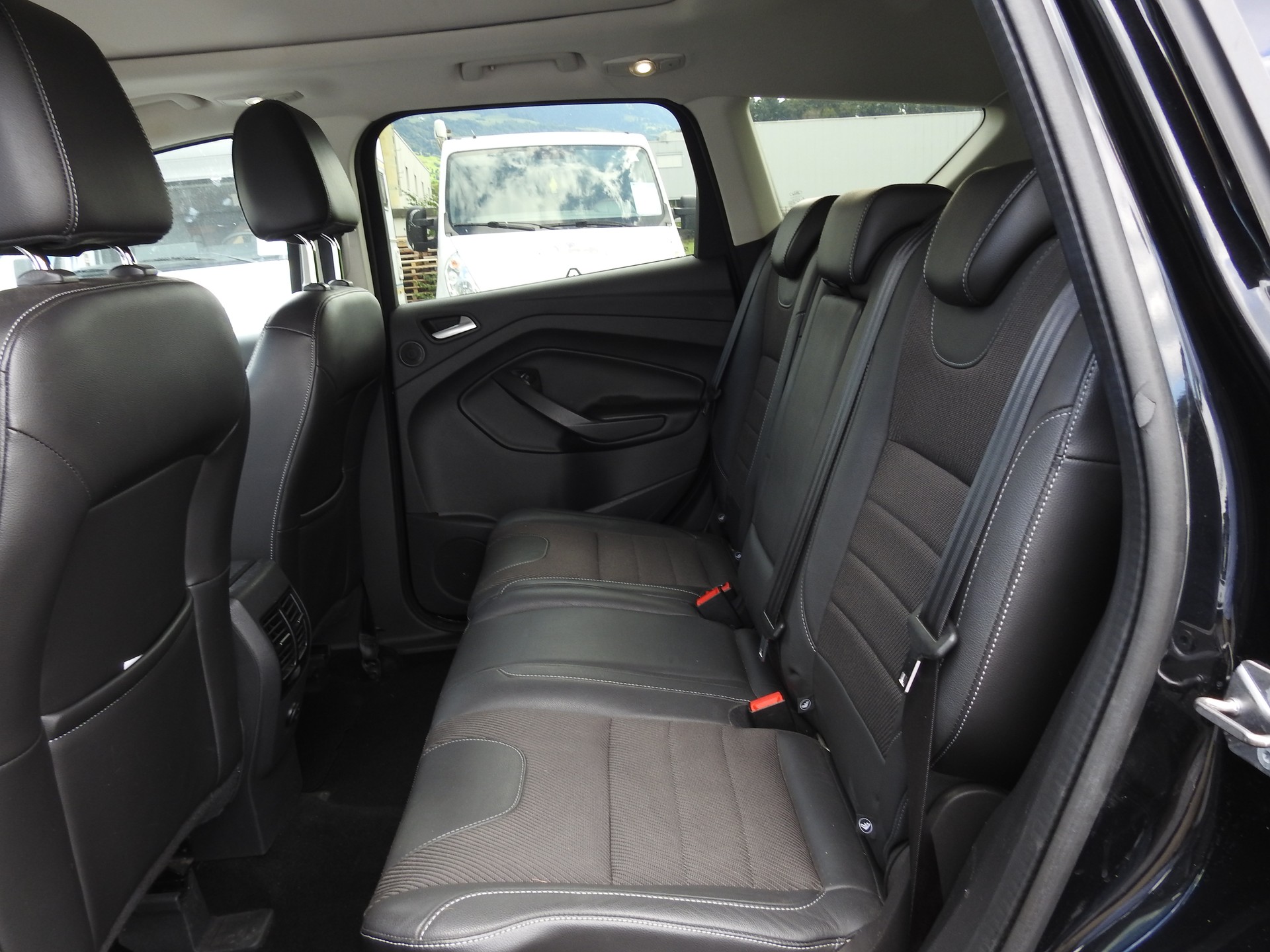 FORD Kuga 2.0 TDCi Titanium 4WD PowerShift-image-13