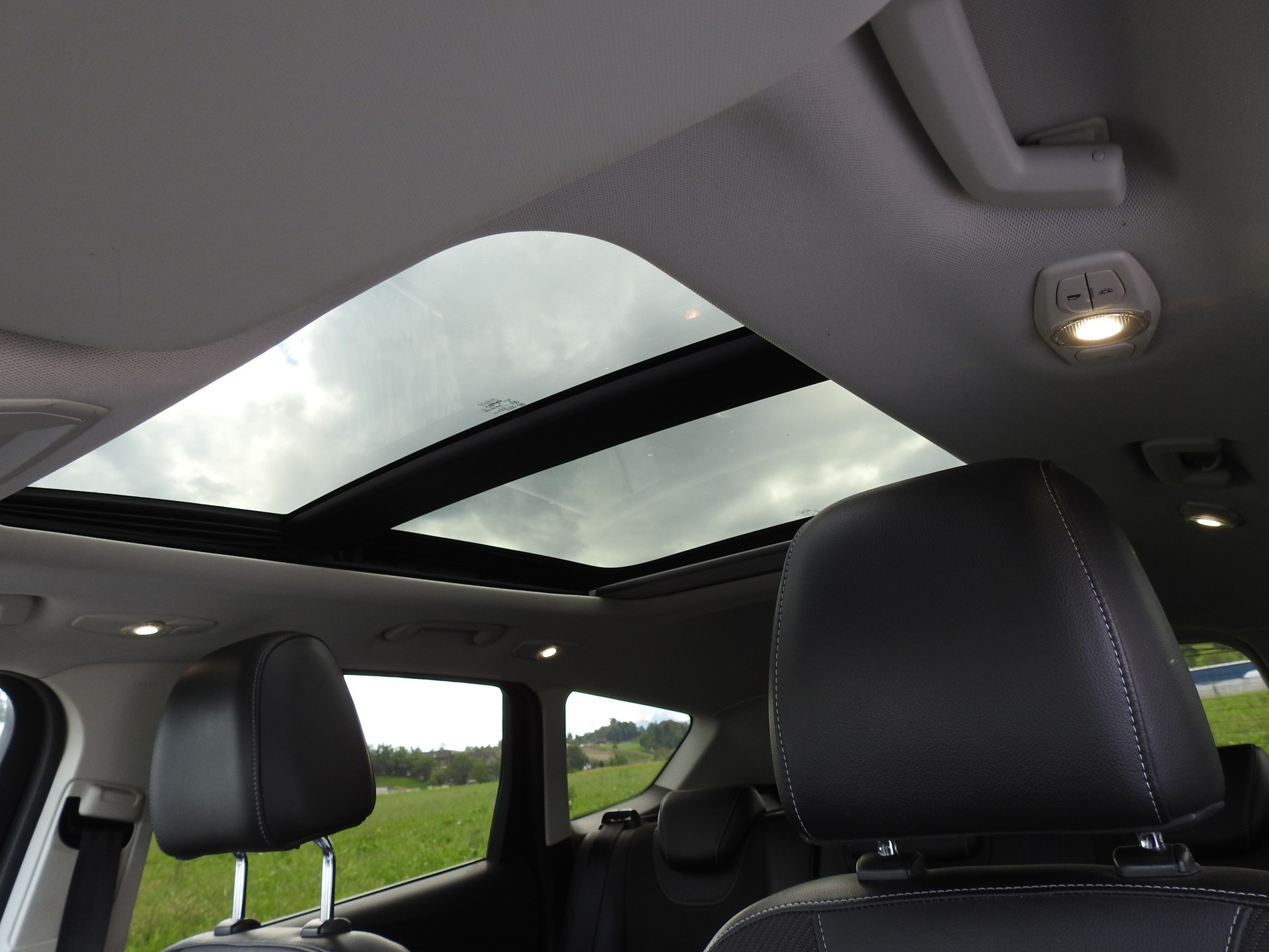 FORD Kuga 2.0 TDCi Titanium 4WD PowerShift-image-28