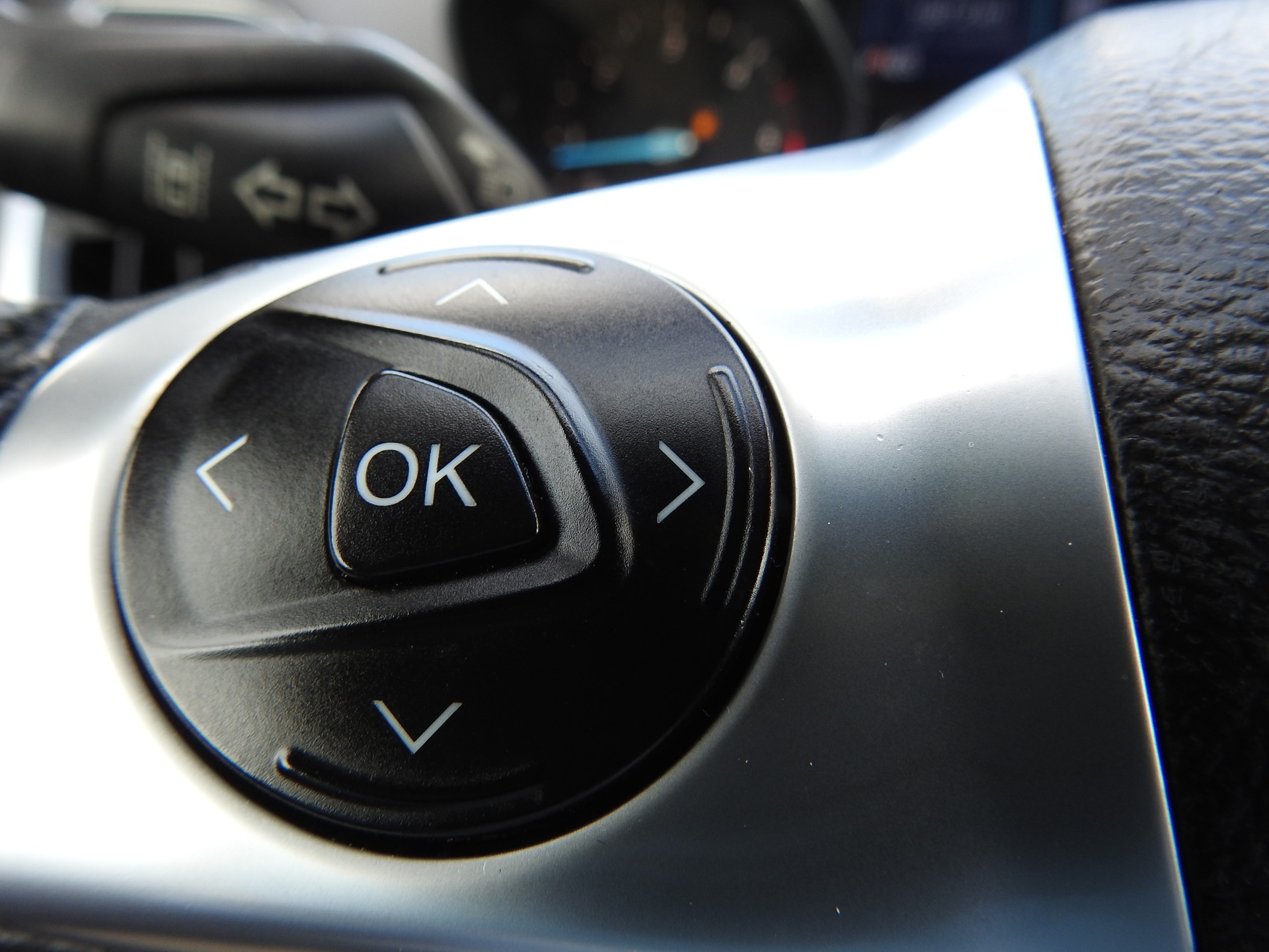 FORD Kuga 2.0 TDCi Titanium 4WD PowerShift-image-24