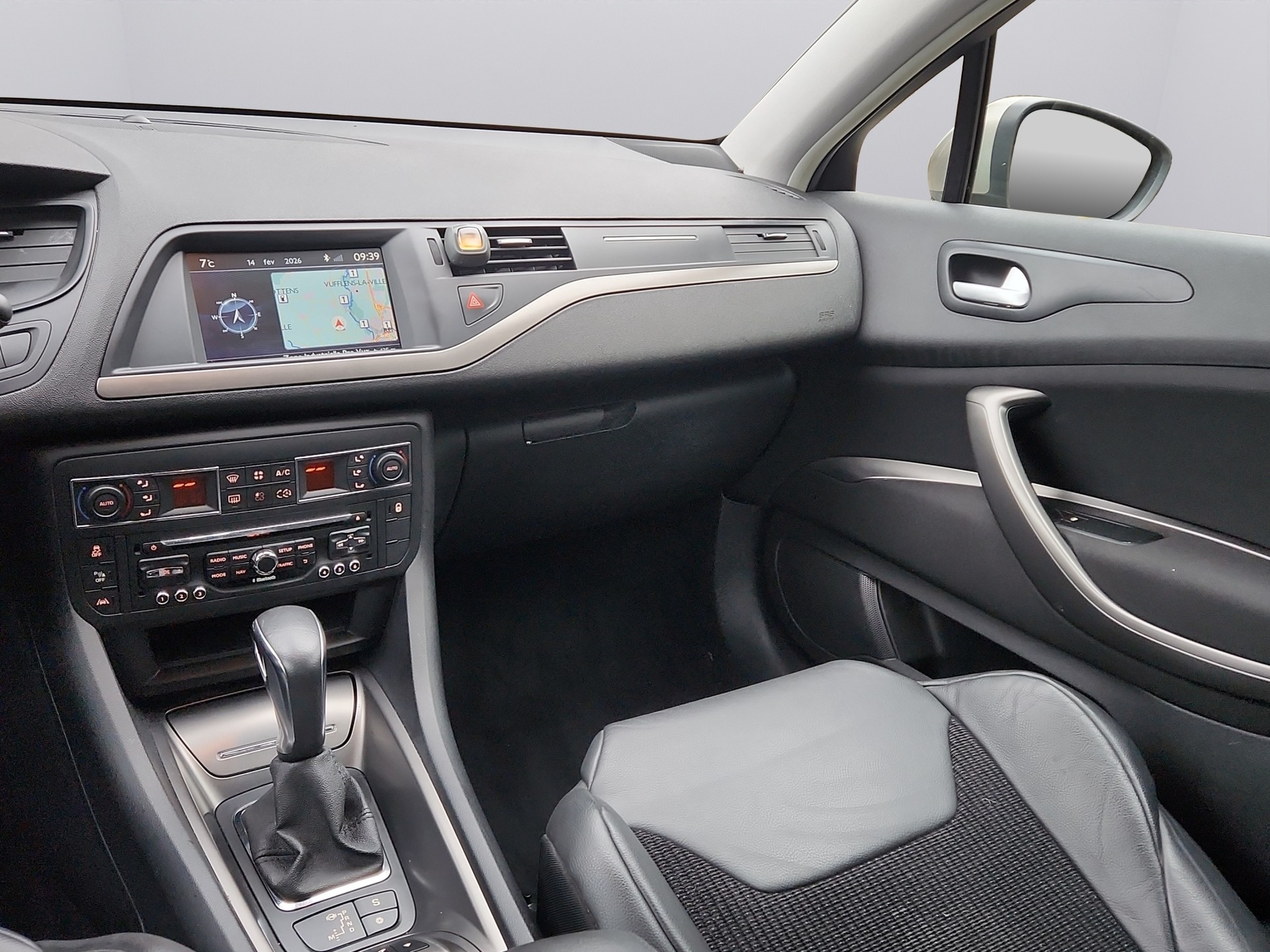 CITROEN C5 Berline 1.6 Turbo Exclusive Automatic-image-12
