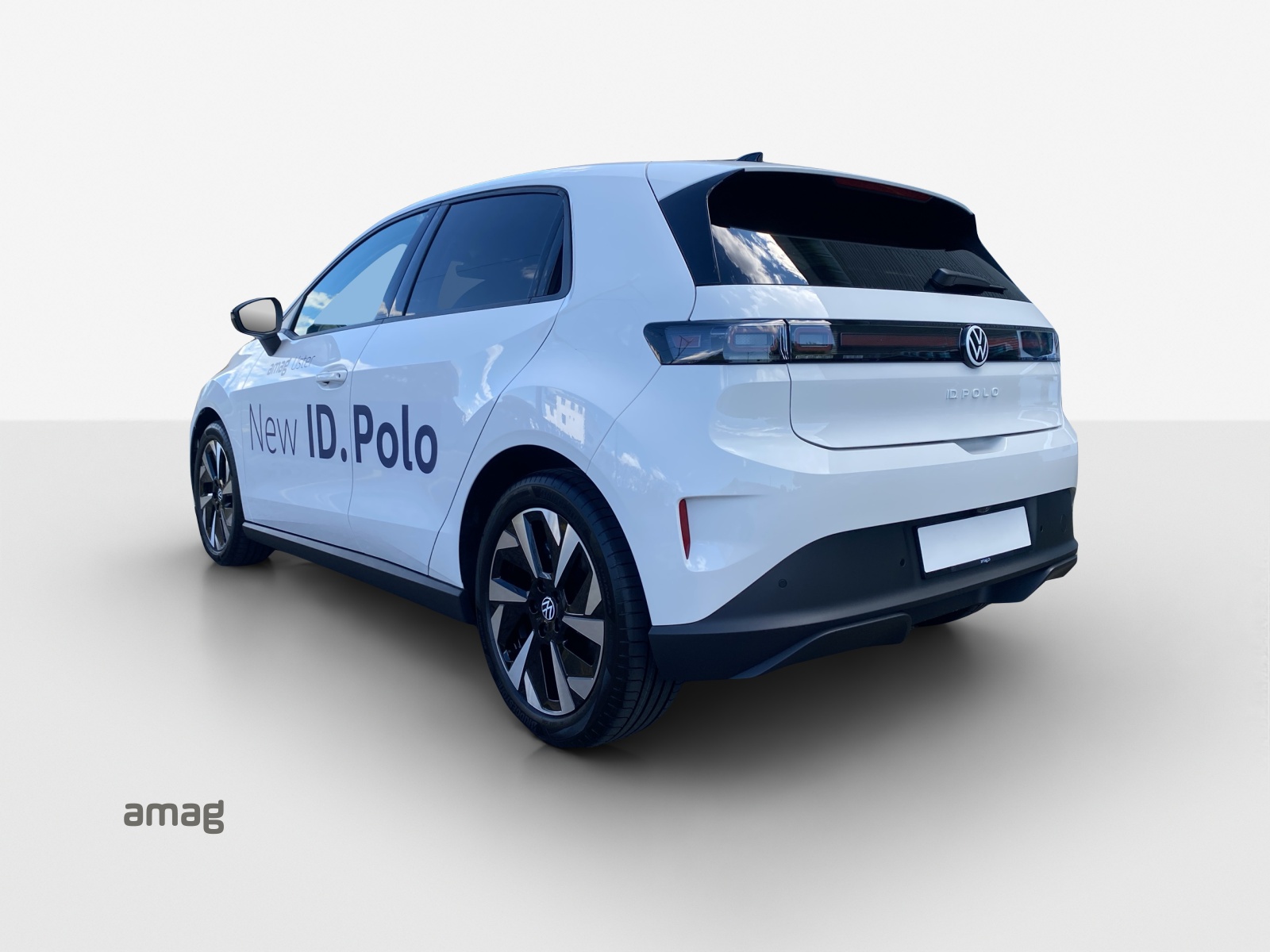 VW ID.Polo 52 kWh Life Edition One-showroom-element-2