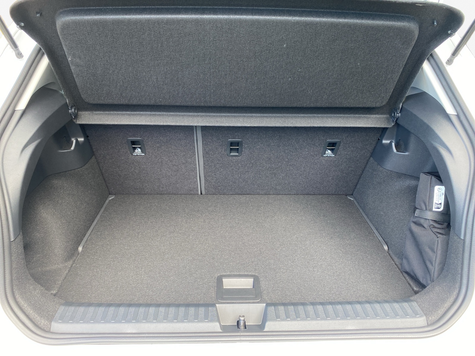 VW ID.Polo 52 kWh Life Edition One-image-12