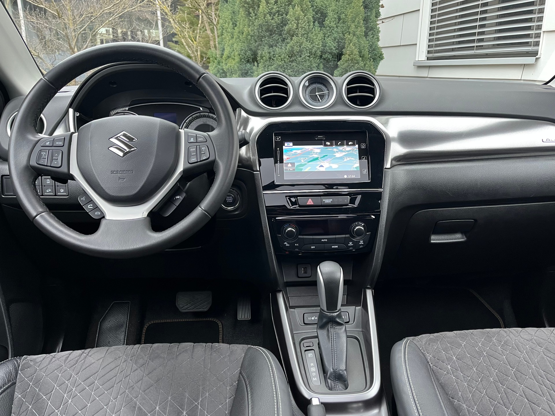 SUZUKI Vitara 1.4 4x4 Boosterjet Compact Top Automatic *Vollausstattung*aus 1. Hand*Garantie*-image-7