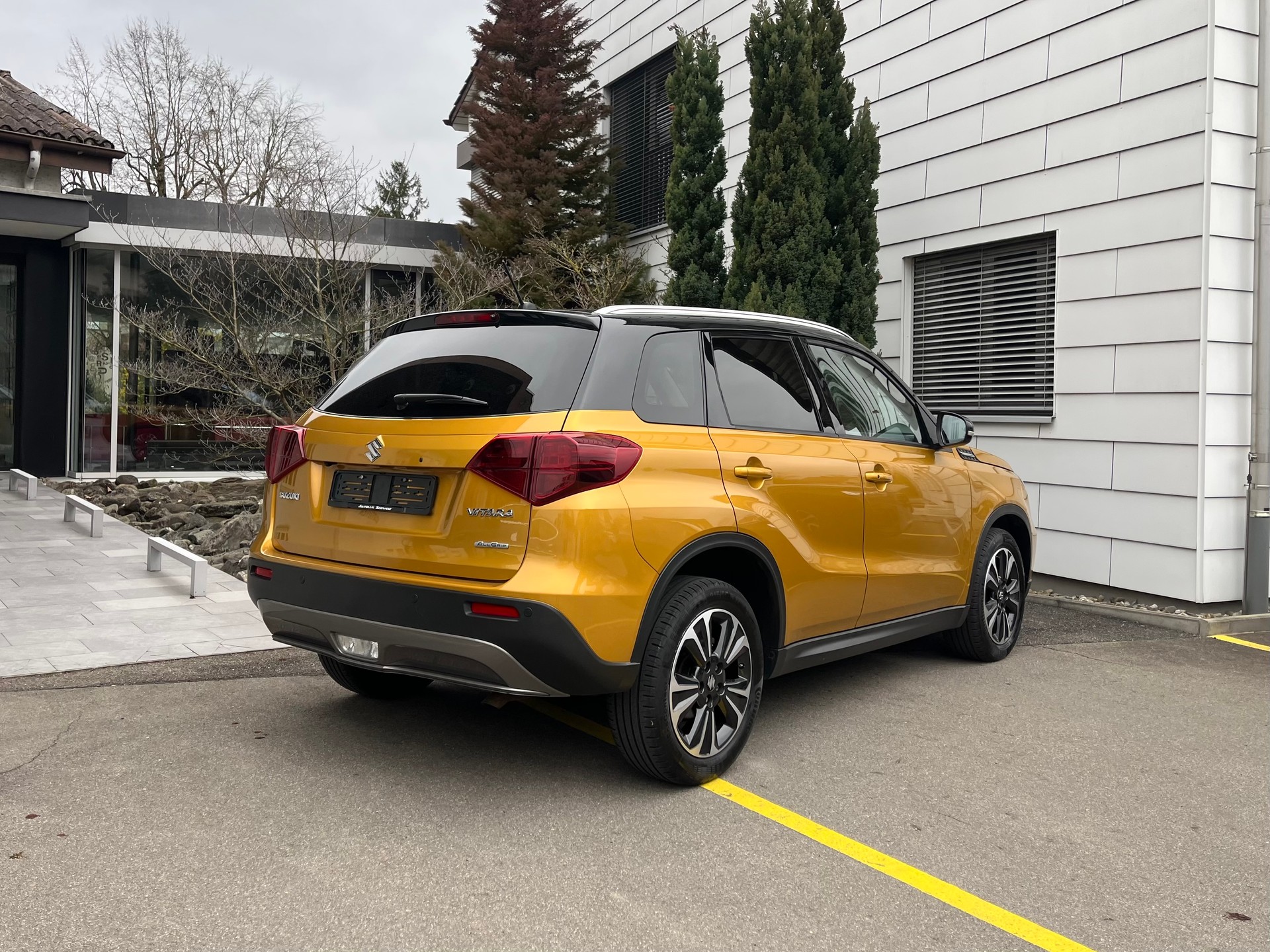 SUZUKI Vitara 1.4 4x4 Boosterjet Compact Top Automatic *Vollausstattung*aus 1. Hand*Garantie*-image-3
