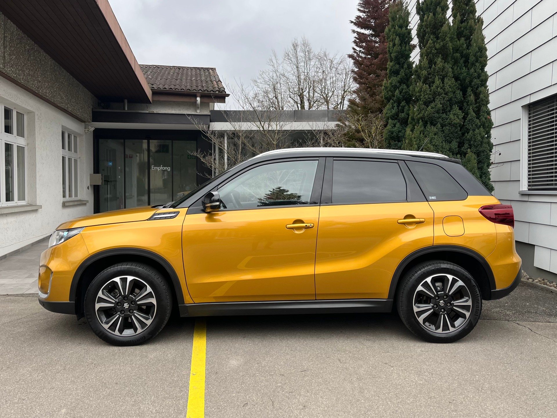 SUZUKI Vitara 1.4 4x4 Boosterjet Compact Top Automatic *Vollausstattung*aus 1. Hand*Garantie*-image-4