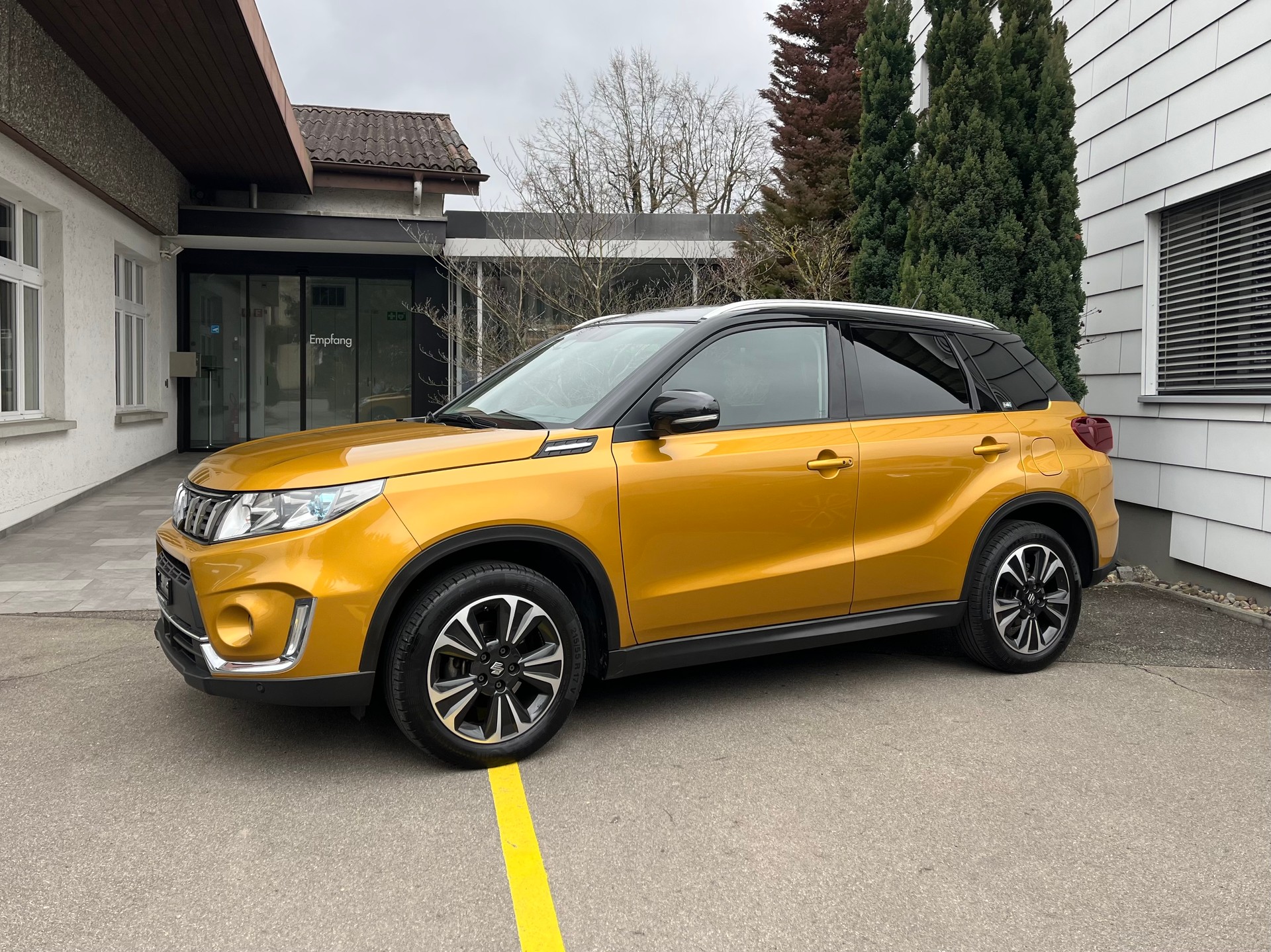SUZUKI Vitara 1.4 4x4 Boosterjet Compact Top Automatic *Vollausstattung*aus 1. Hand*Garantie*-image-0