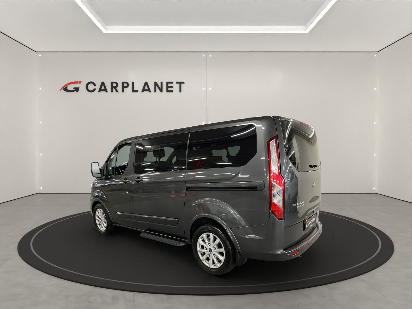 FORD Tourneo C Bus 310 L1 2.0 TDCi-image-3