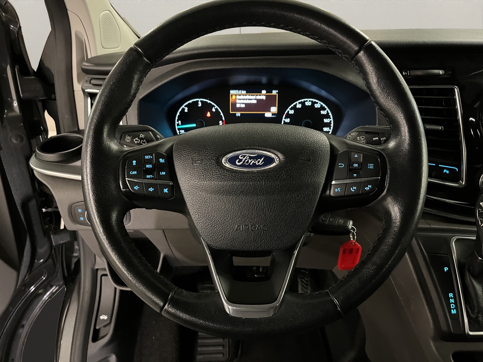 FORD Tourneo C Bus 310 L1 2.0 TDCi-image-8