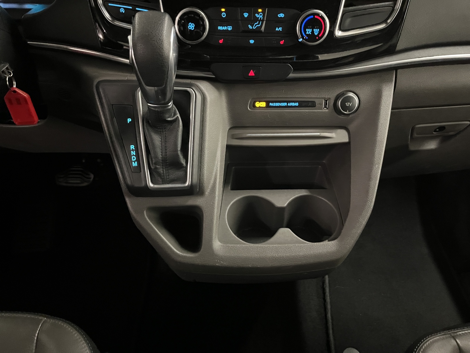 FORD Tourneo C Bus 310 L1 2.0 TDCi-image-11