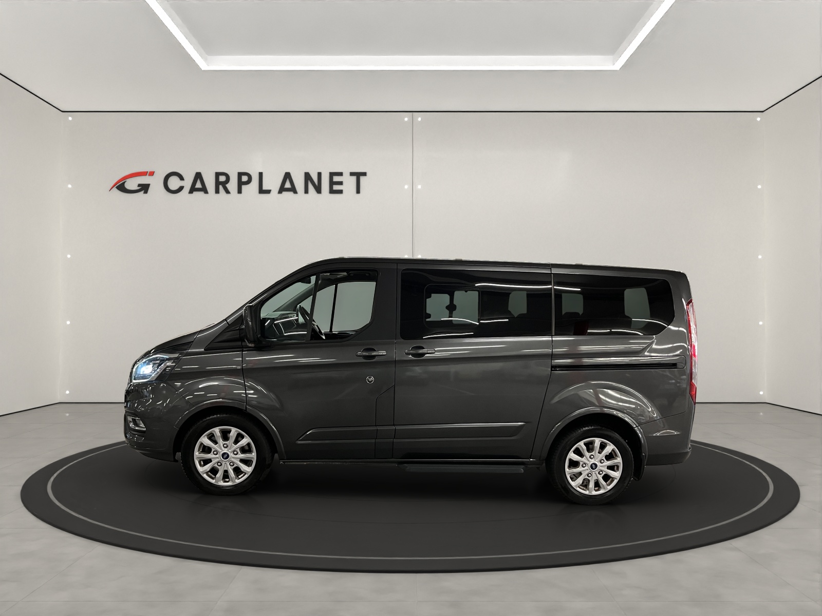 FORD Tourneo C Bus 310 L1 2.0 TDCi-image-2