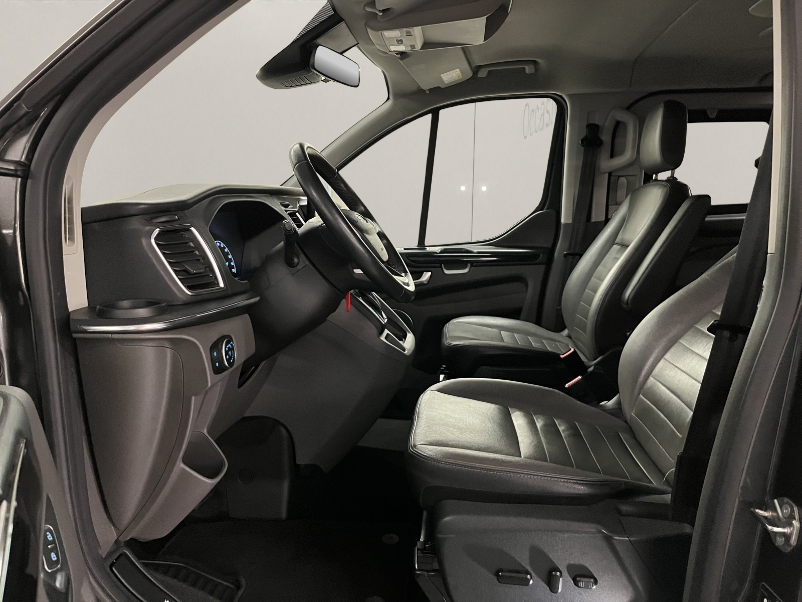 FORD Tourneo C Bus 310 L1 2.0 TDCi-image-6