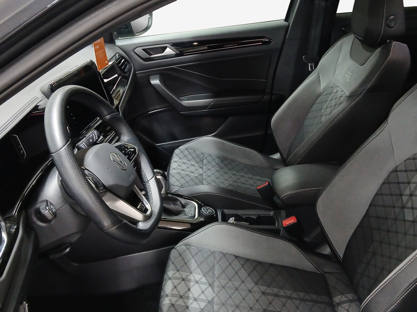 VW T-Roc 2.0 TSI R-Line DSG 4Motion-image-7