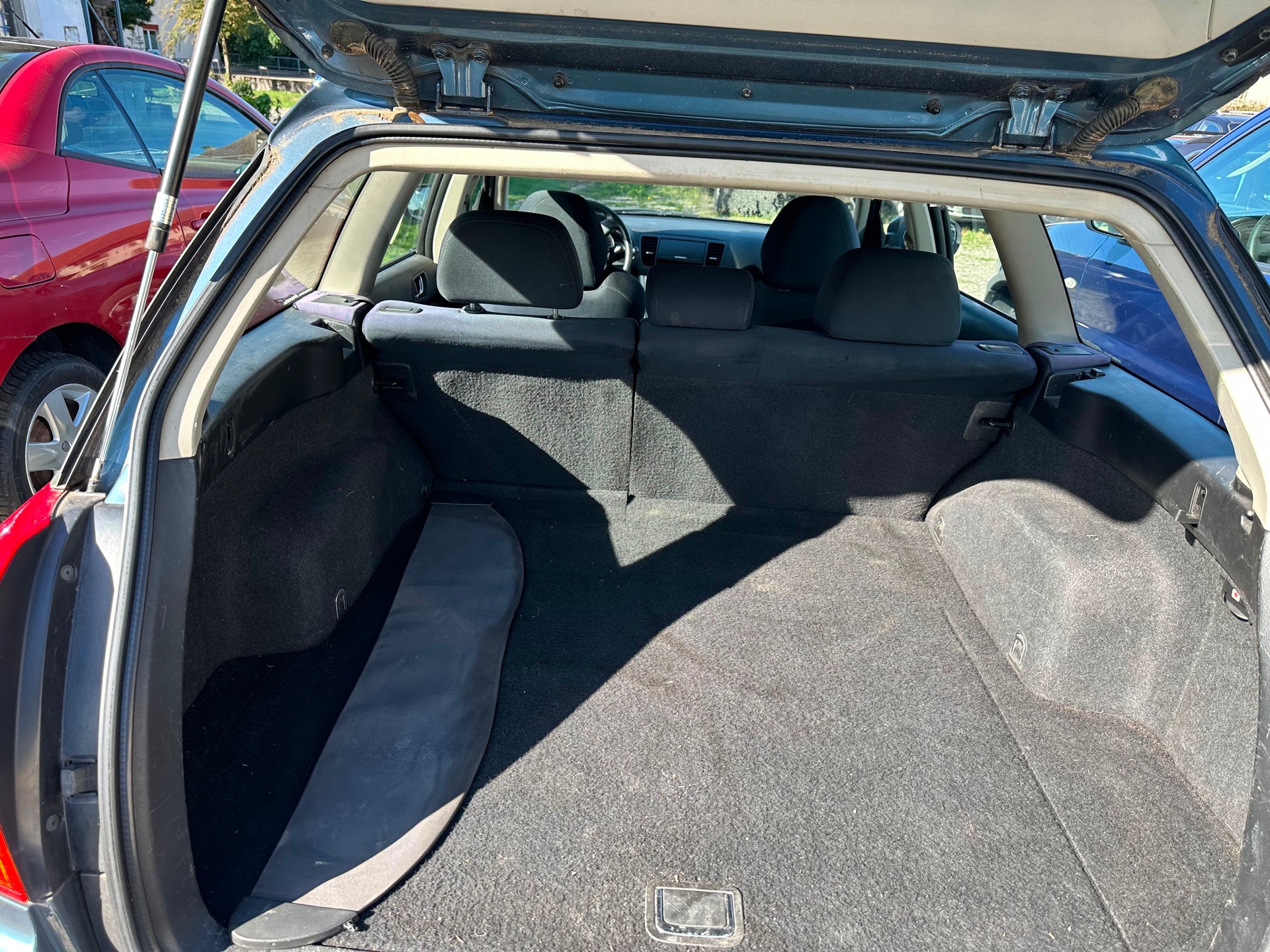 SUBARU Legacy 2.0i AWD Swiss-image-7