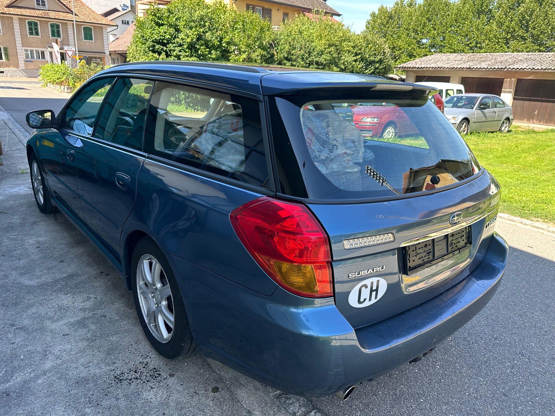 SUBARU Legacy 2.0i AWD Swiss-image-3