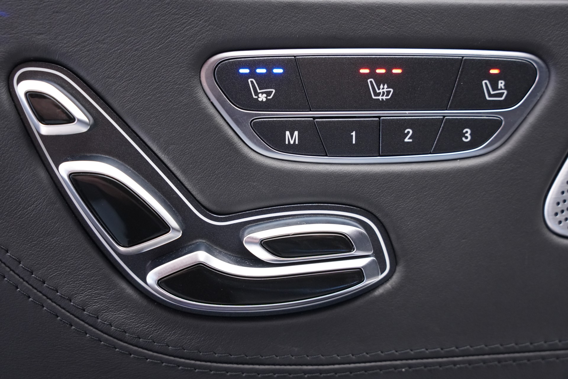 MERCEDES-BENZ S 63 AMG Coupé 4Matic Speedshift MCT *Keramik* *Burmester* *Standheizung*-image-39