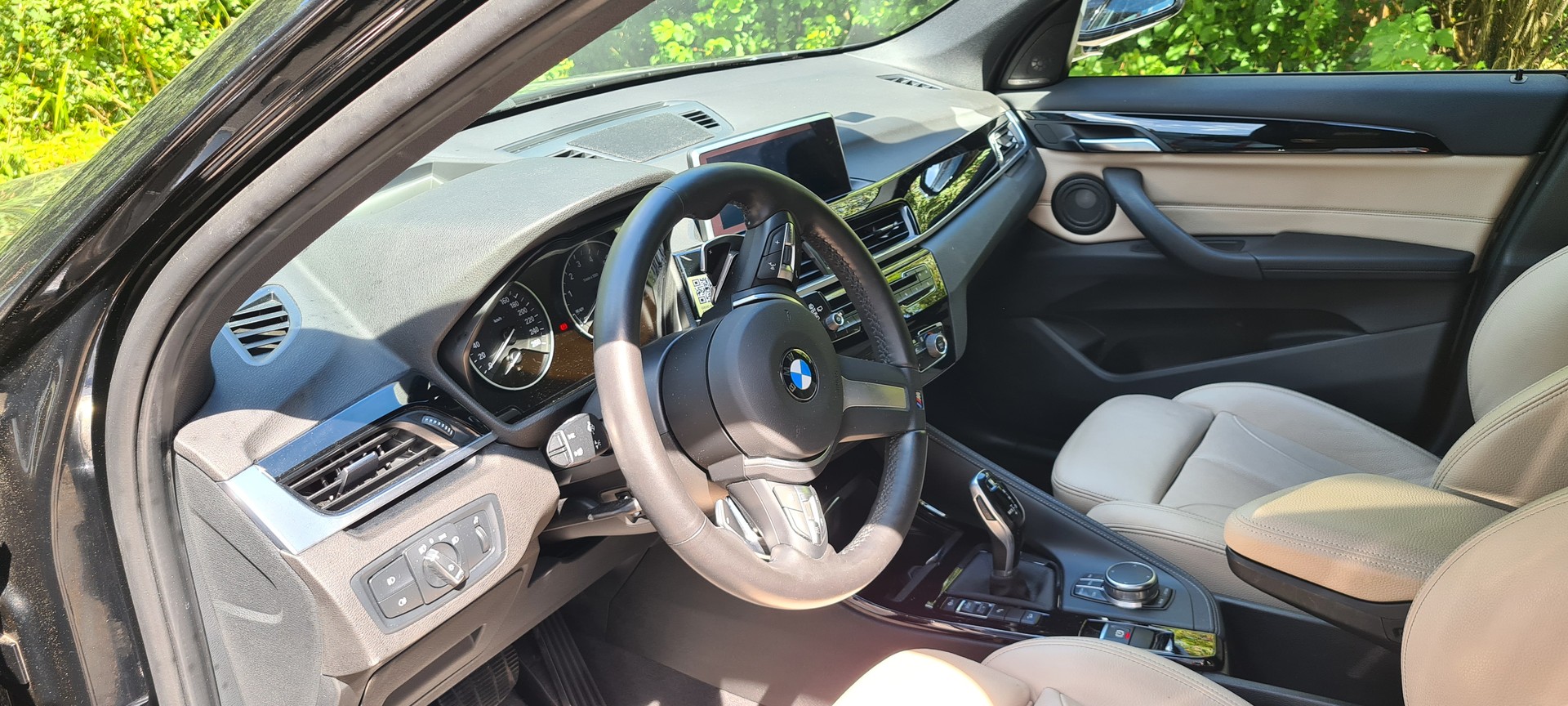 BMW 25i xDrive-image-5