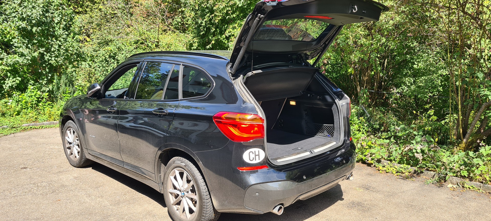 BMW 25i xDrive-image-0