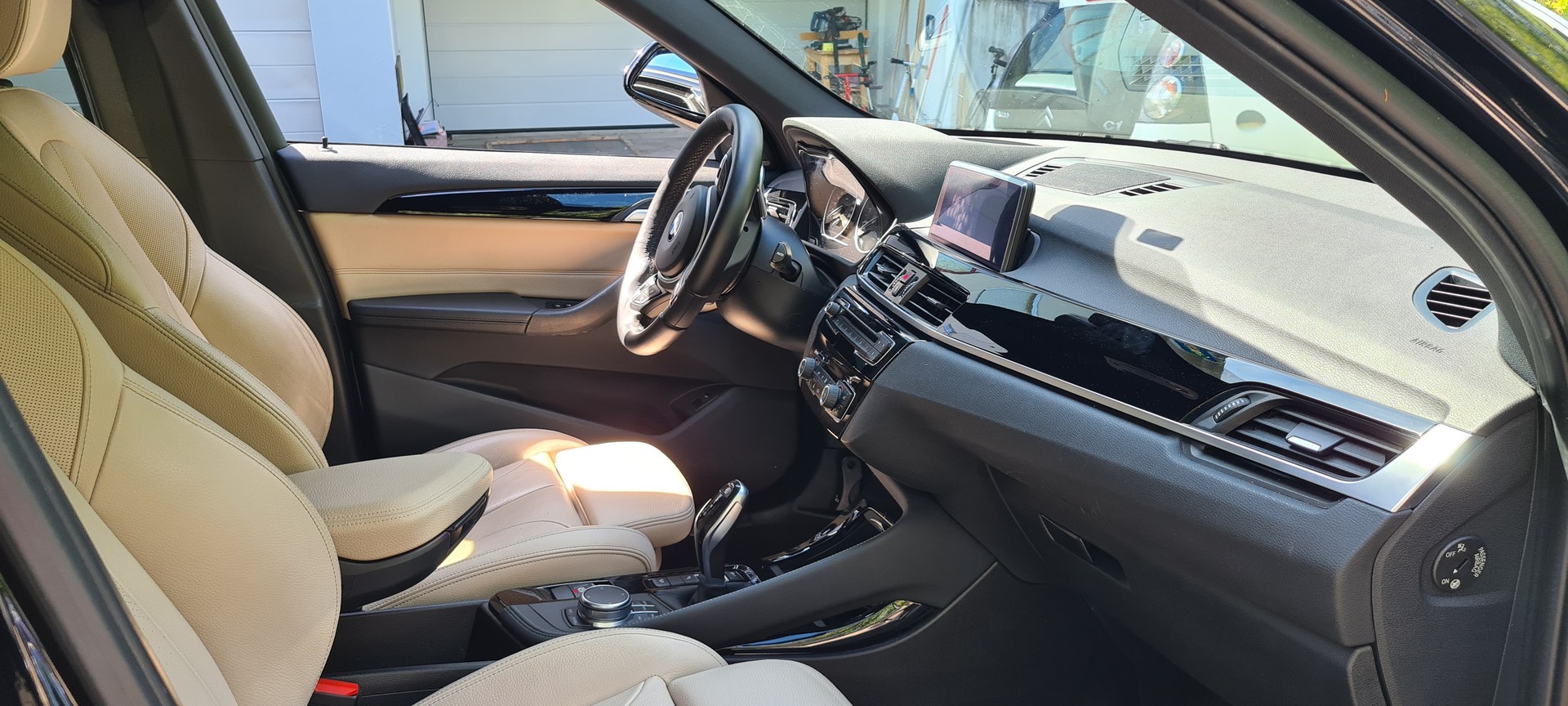 BMW 25i xDrive-image-4
