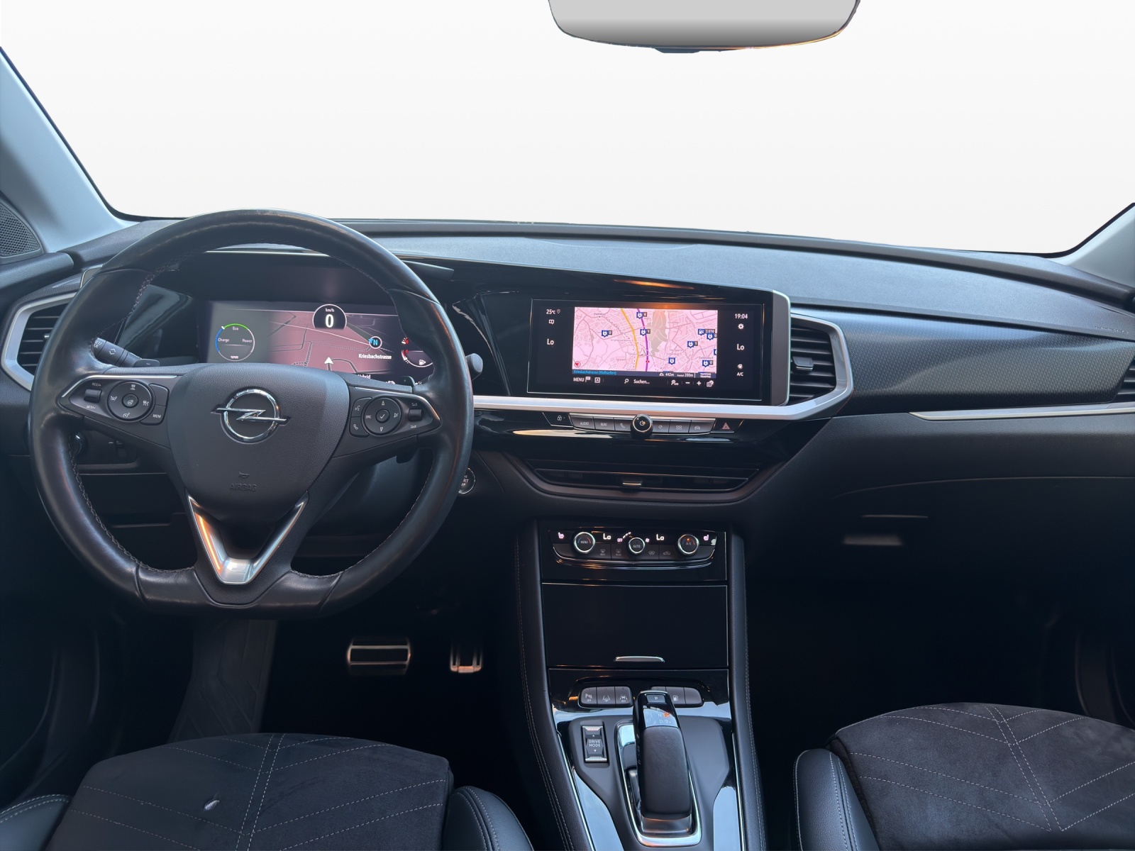 OPEL Grandland X 1.6 Hybrid Ultimate Automatik-image-11