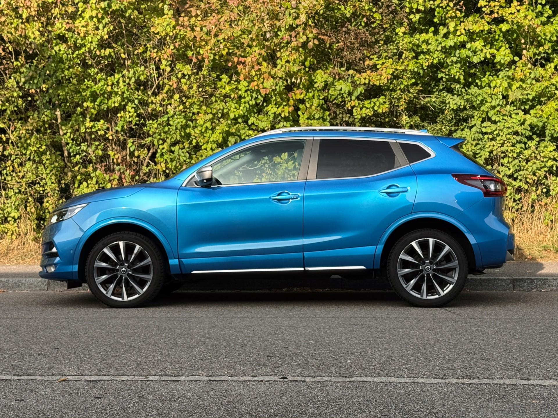 NISSAN Qashqai 1.3 DIG-T tekna-image-2