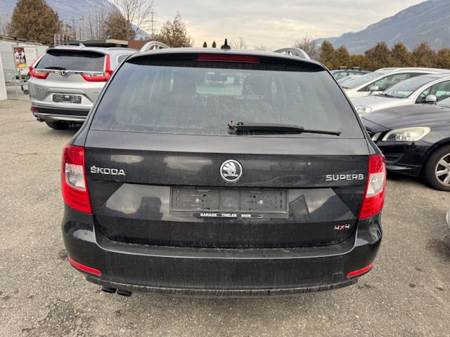 SKODA Superb Combi 1.8 TSI Elegance 4x4-image-6
