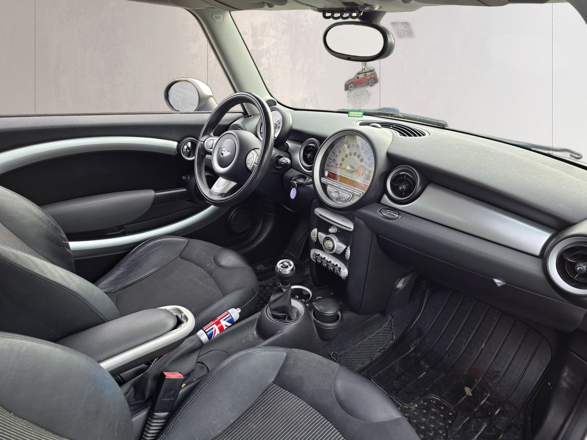 MINI Cooper-image-12