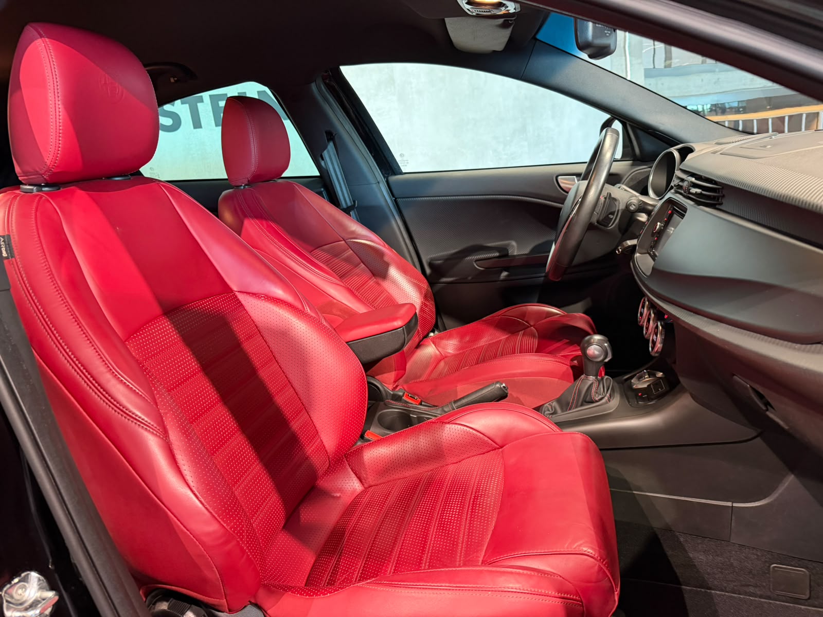 ALFA ROMEO Giulietta 1750 TBi Veloce TCT-image-15