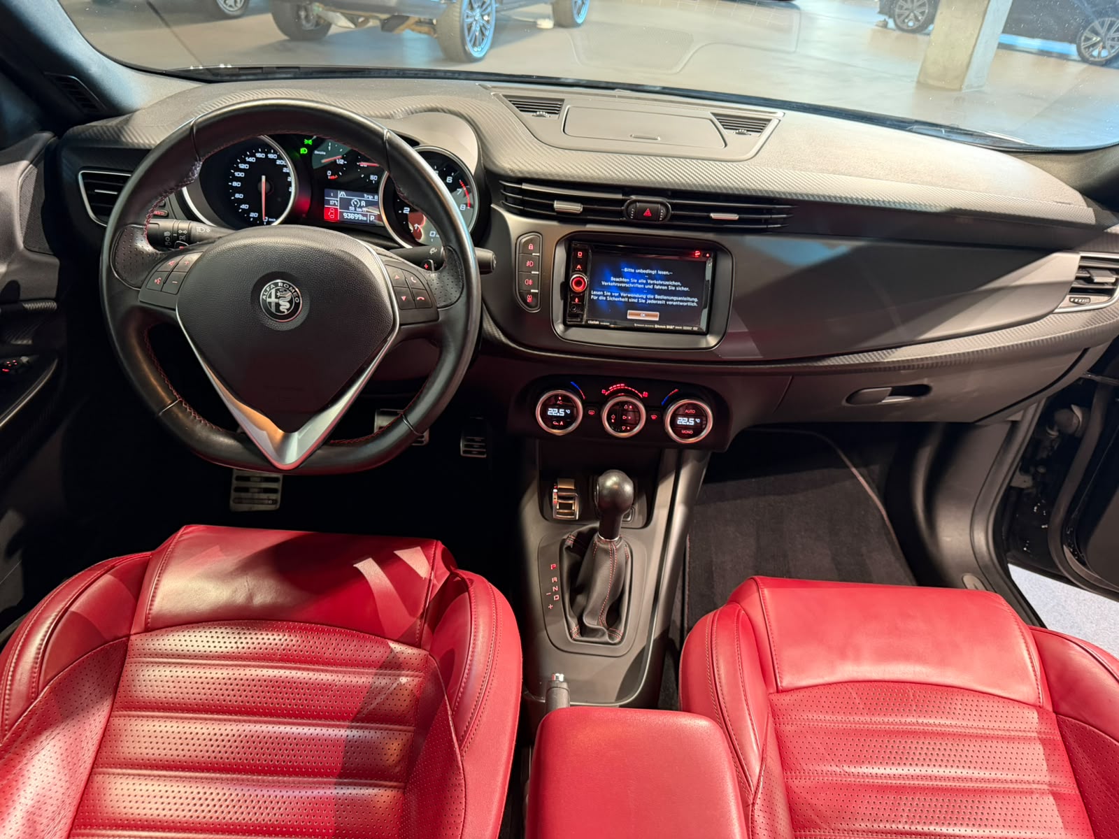 ALFA ROMEO Giulietta 1750 TBi Veloce TCT-image-18