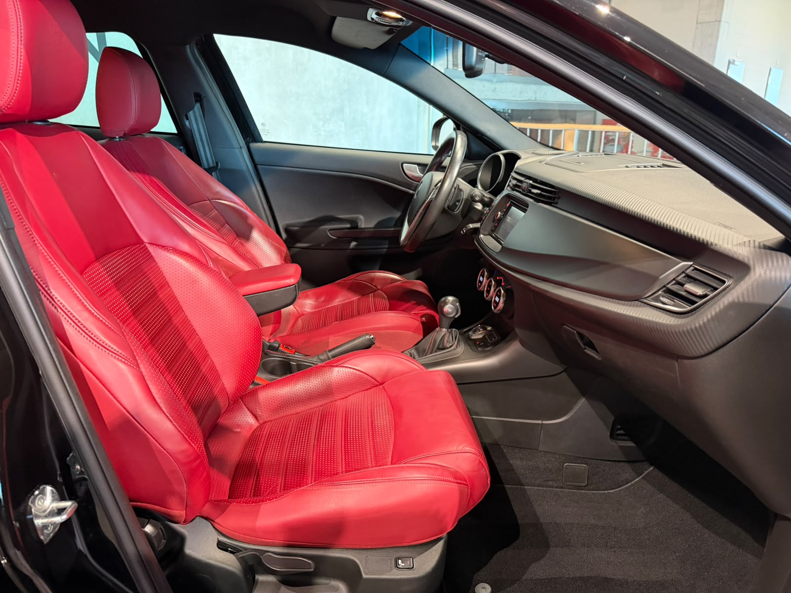 ALFA ROMEO Giulietta 1750 TBi Veloce TCT-image-21