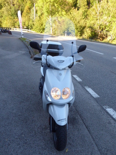 YAMAHA Neo's YN 50 4-T UBS-showroom-element-1