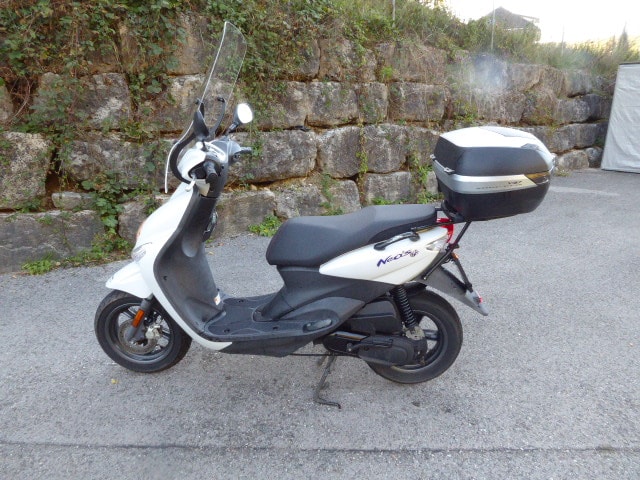 YAMAHA Neo's YN 50 4-T UBS-showroom-element-2