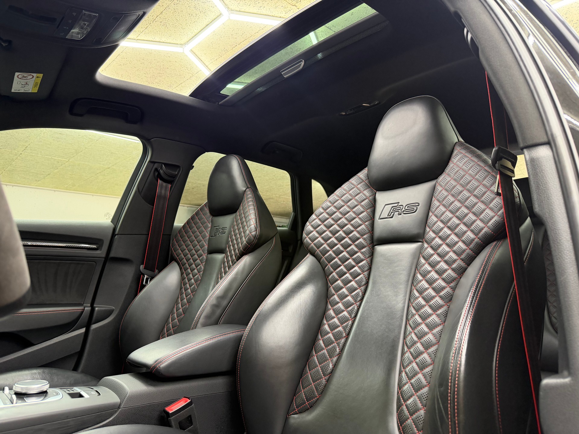 AUDI RS3 Sportback 2.5 TSI quattro S-tronic * FULL OPTIONS / CH / FULL BLACK*-image-7