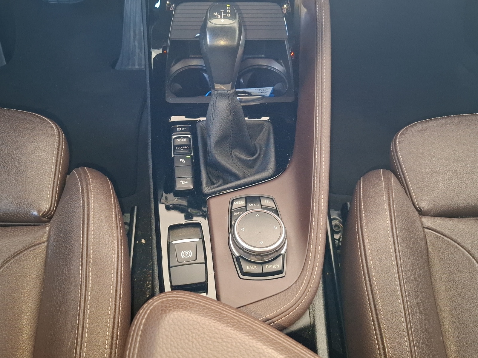 BMW X1 xDrive 20d xLine Steptronic // 8-fach Aluminiumbereift-image-12