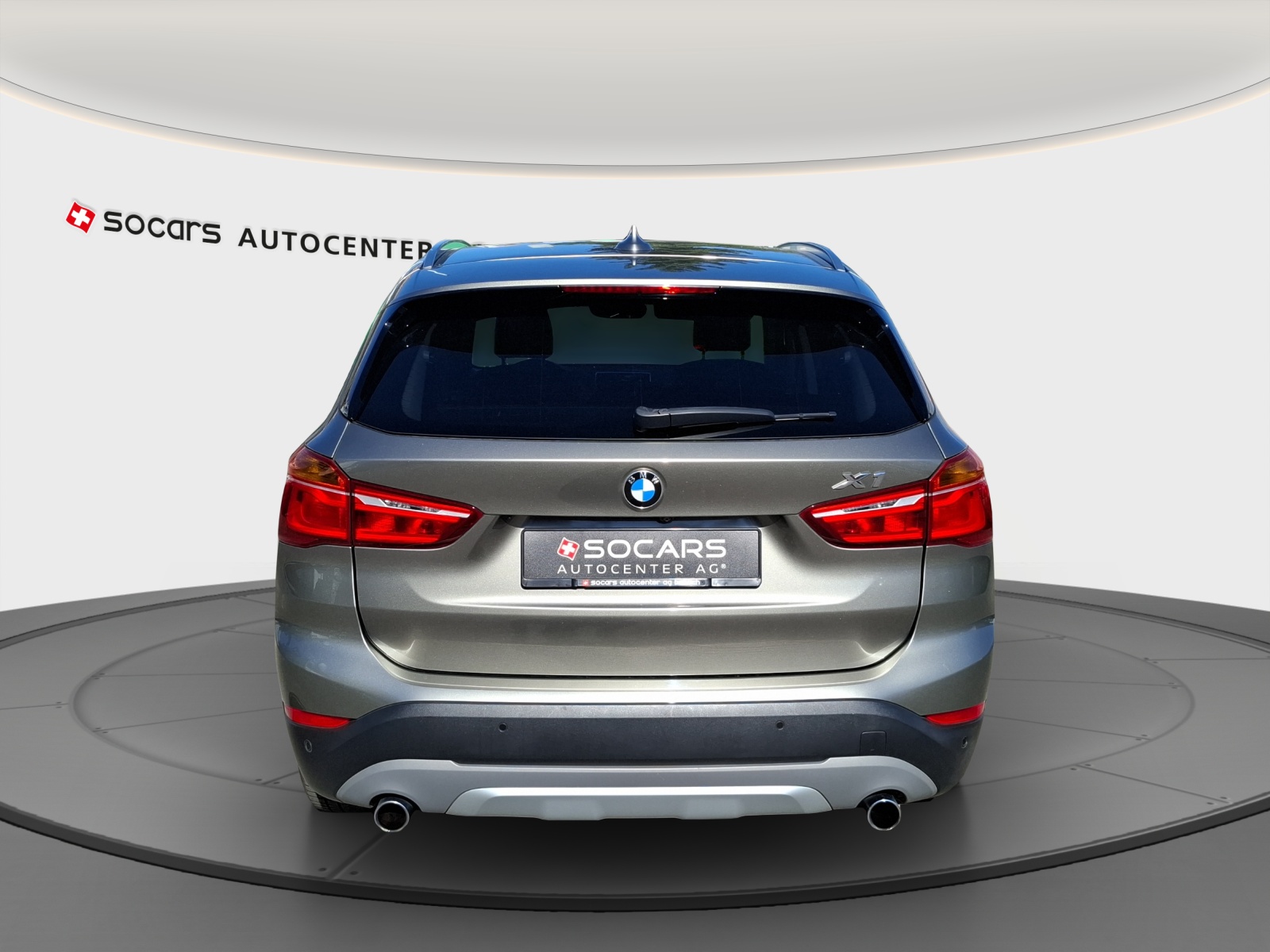 BMW X1 xDrive 20d xLine Steptronic // 8-fach Aluminiumbereift-image-7